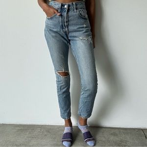 Ripped Levi’s 501 Skinny Jeans (Light Wash)